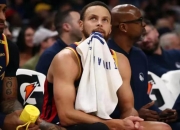 开云体育入口-勇士队再度失利于雷霆队，面临困境