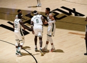 开云体育网页版登录入口-太阳逆转雄鹿，西部排名继续攀升的简单介绍