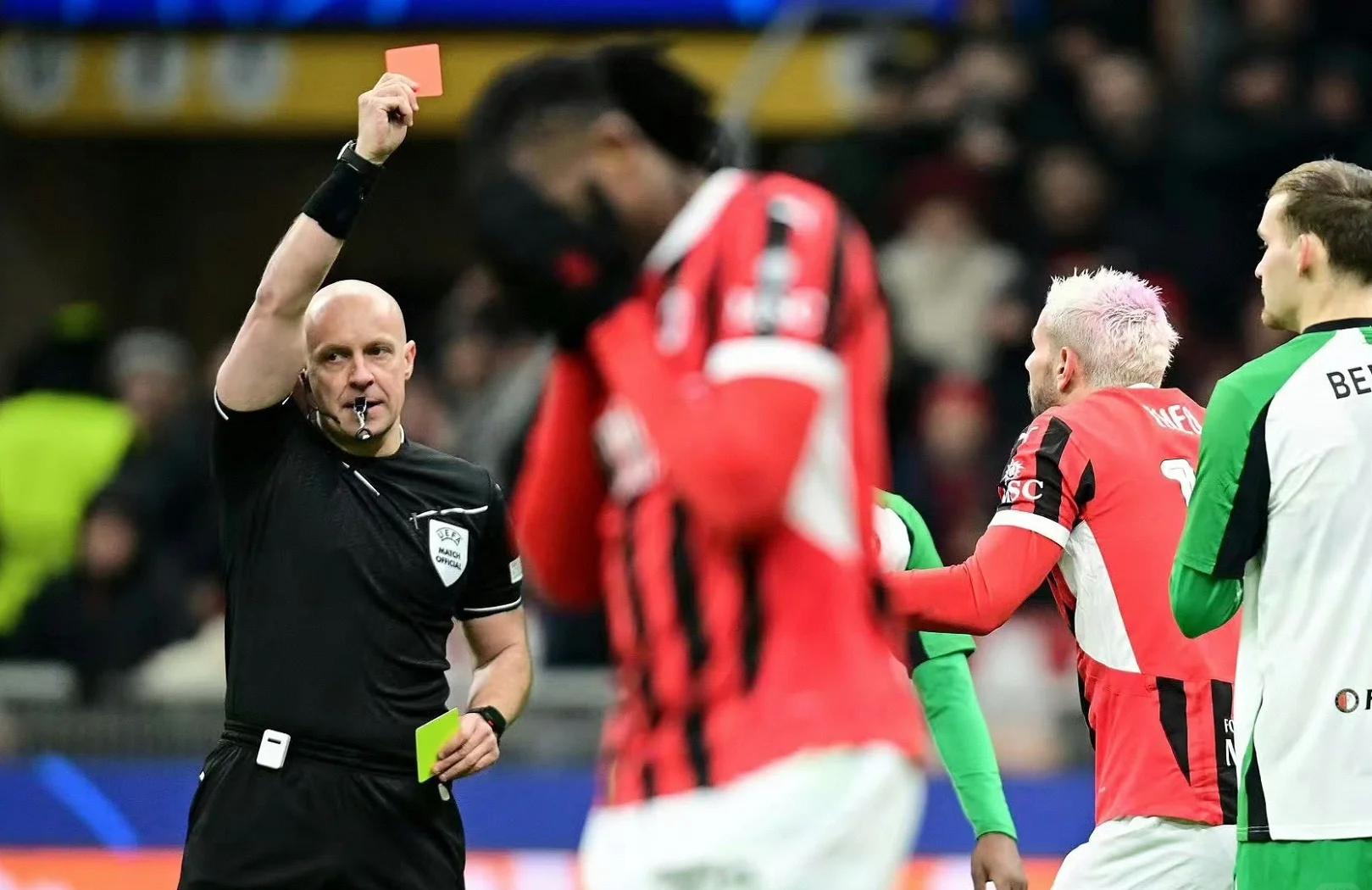 包含亚特兰大客场不敌AC米兰，排名下滑的词条