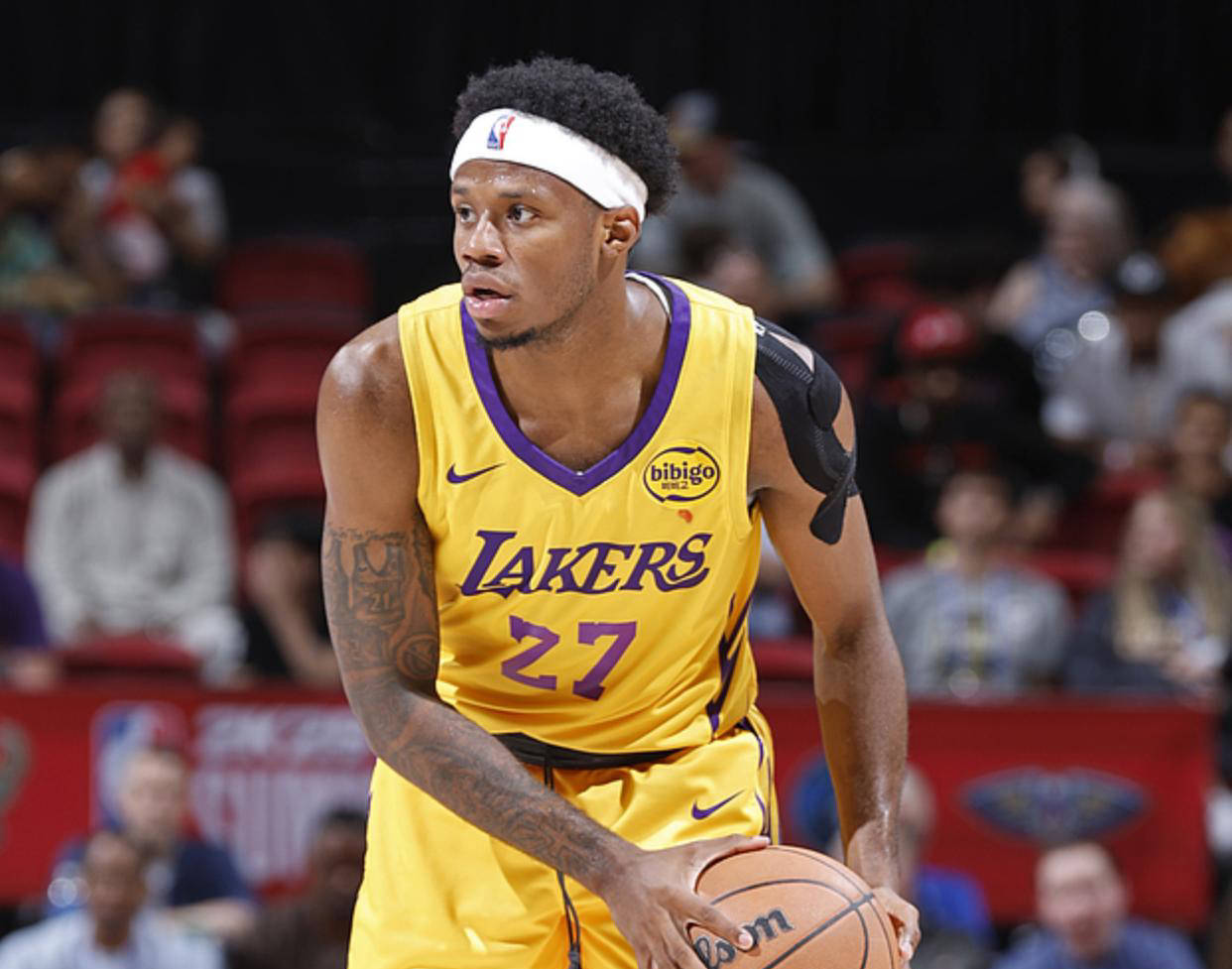 湖人力克鹈鹕，反弹取得连胜