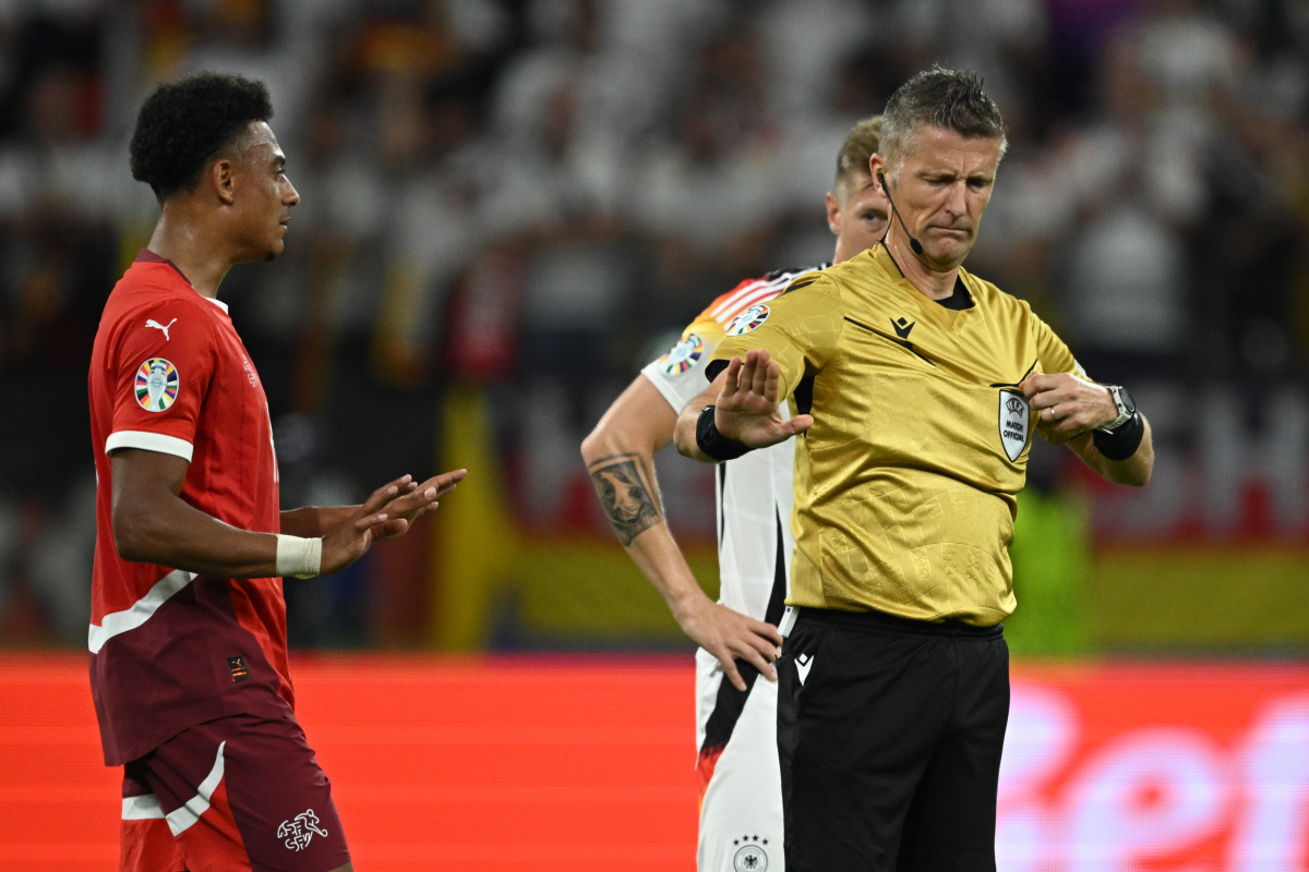 包含英格兰、克罗地亚蛰伏待发，欧洲杯出线青年前景的词条